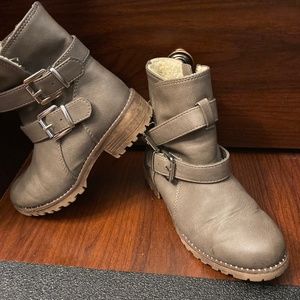 Girls Boots